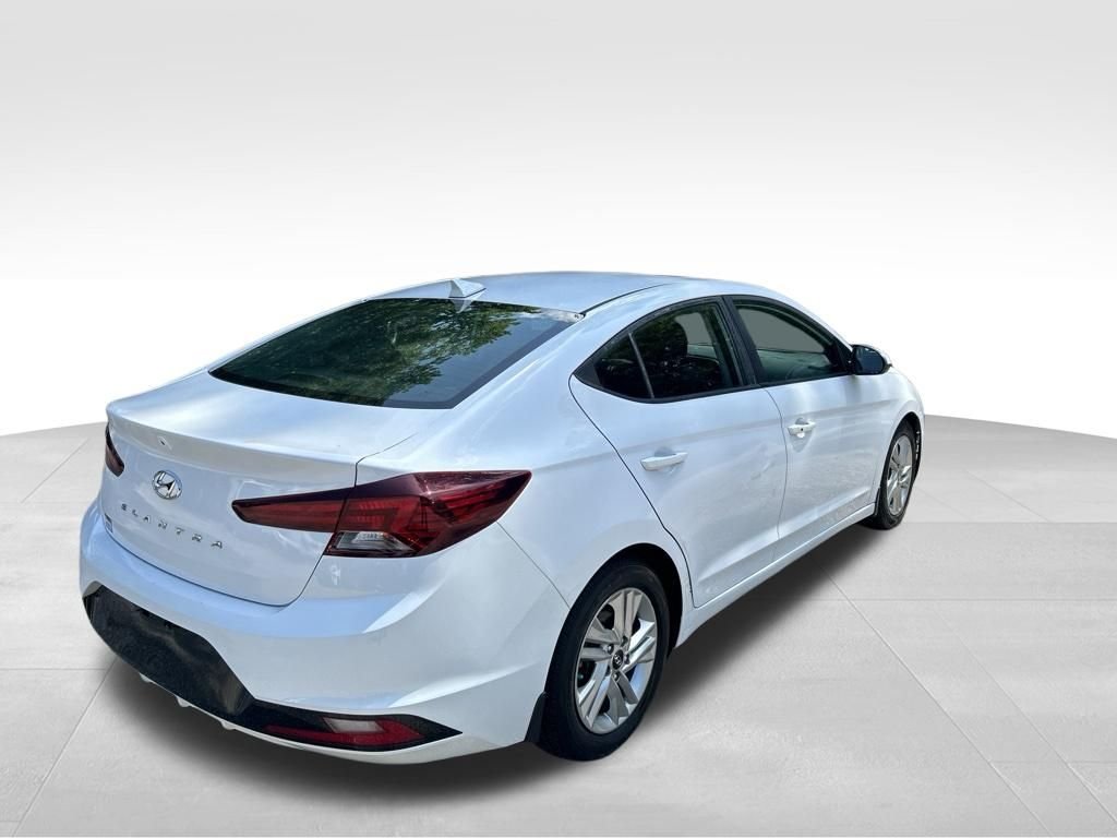 Used 2020 White Hyundai Value Edition image 5