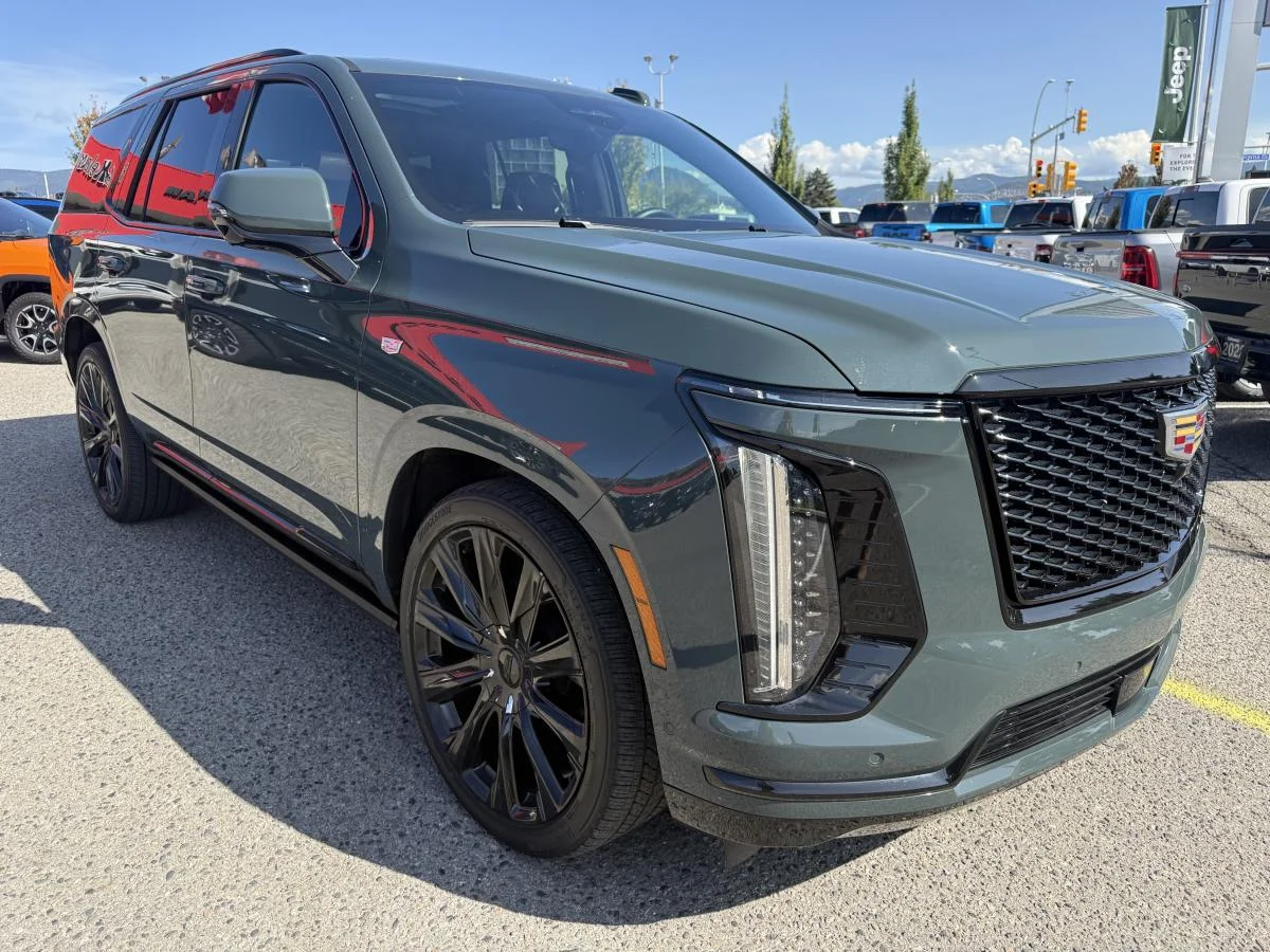Used 2025 Green Cadillac 4wd Sport image 10