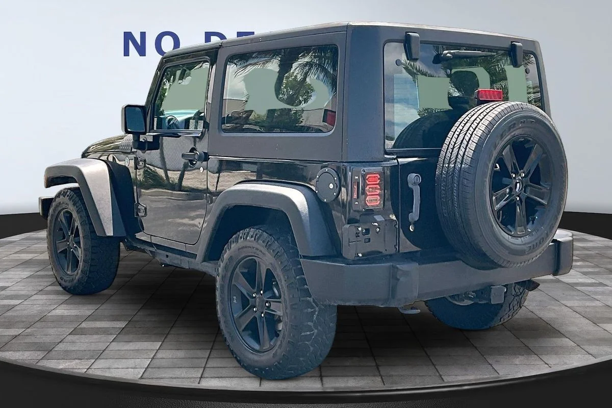 Used 2012  Jeep Sport image 4