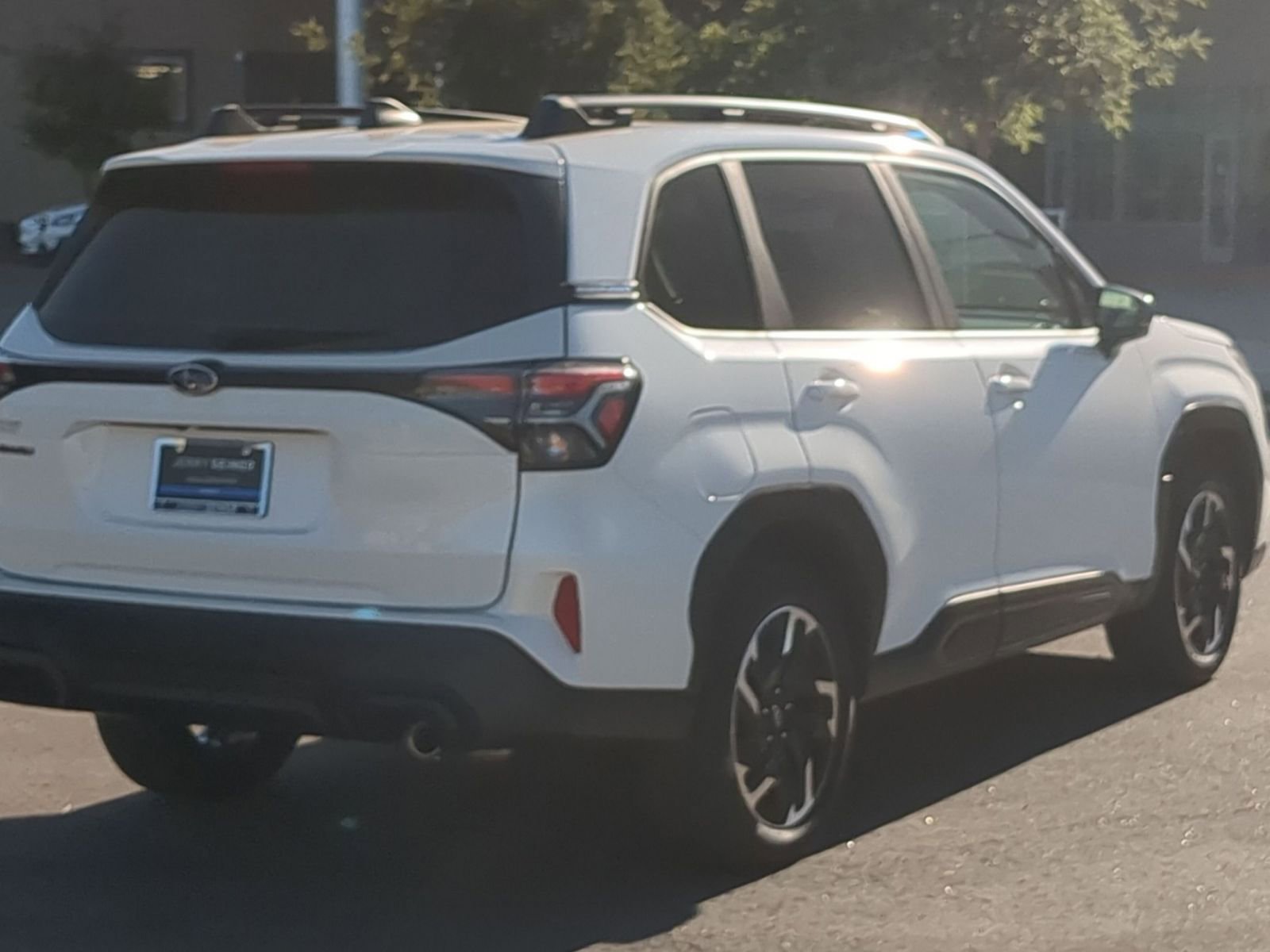 New 2026 CRYSTAL WHITE PEARL Subaru Limited image 9
