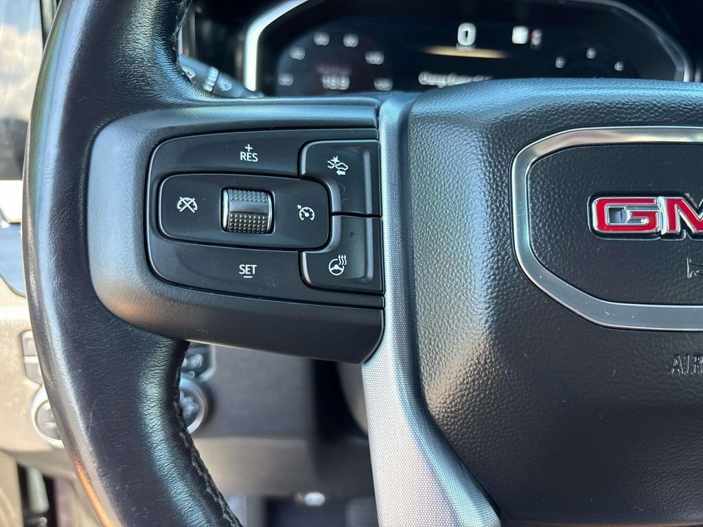 Used 2022 Silver GMC Elevation image 18