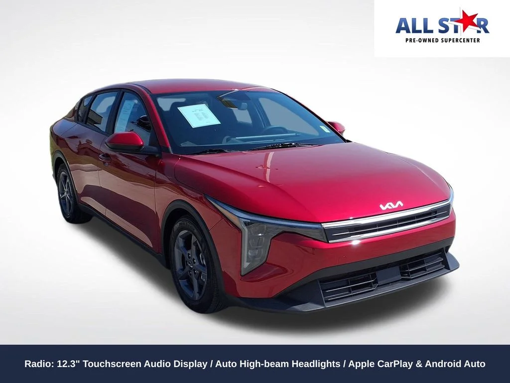 Used 2025 Red Kia LXS image 1