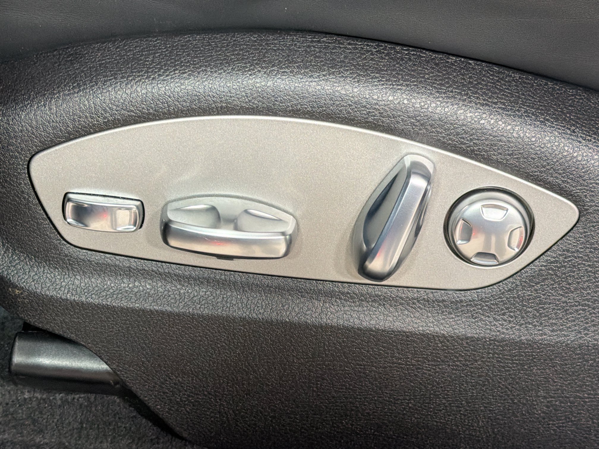 Certified Used 2026 Dolomite Silver Metallic Porsche  image 24