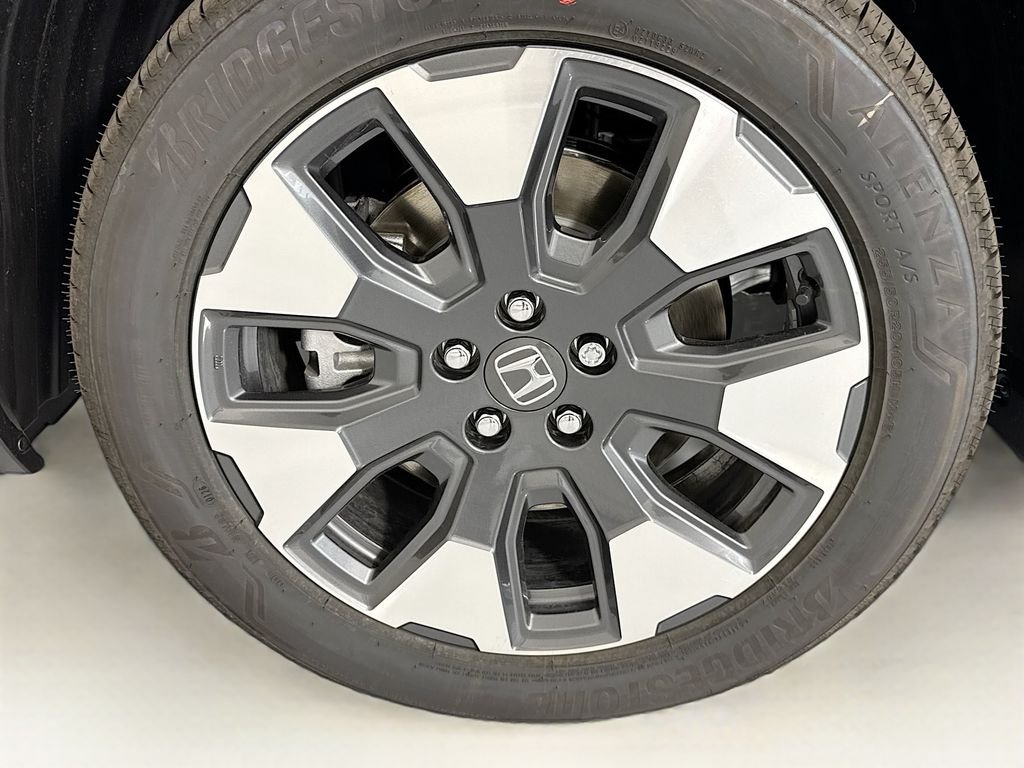 New 2026 Crystal Black Pearl Honda Touring image 32
