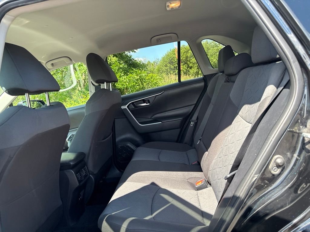Used 2020 Black Toyota XLE image 11