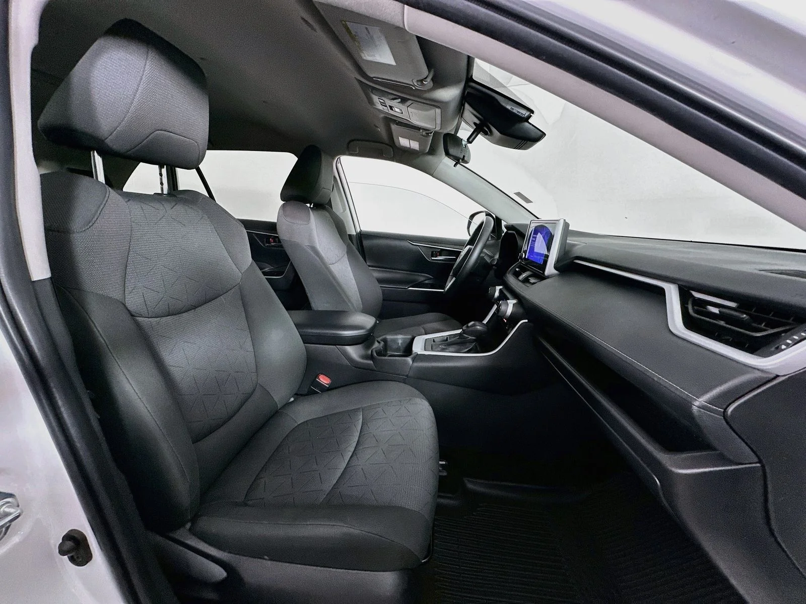 Used 2023 Ice Toyota XLE image 29