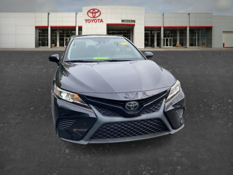 Used 2019 Midnight Black Metallic Toyota SE image 15