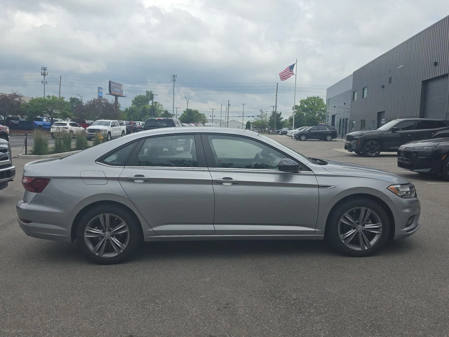 Used 2021 Pyrite Silver Metallic Volkswagen R-Line image 2