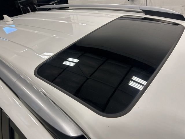 Used 2017 Super White Toyota XLE image 18