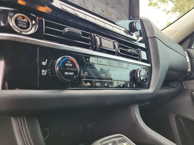 Used 2023 Gray Nissan Platinum image 23