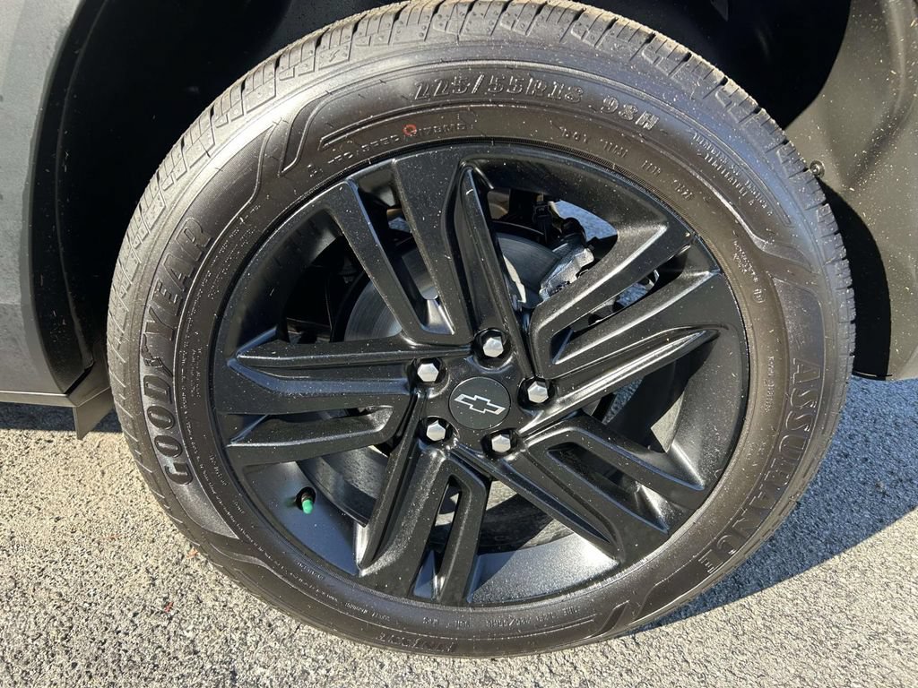 New 2026 Mosaic Black Metallic Chevrolet ACTIV image 9