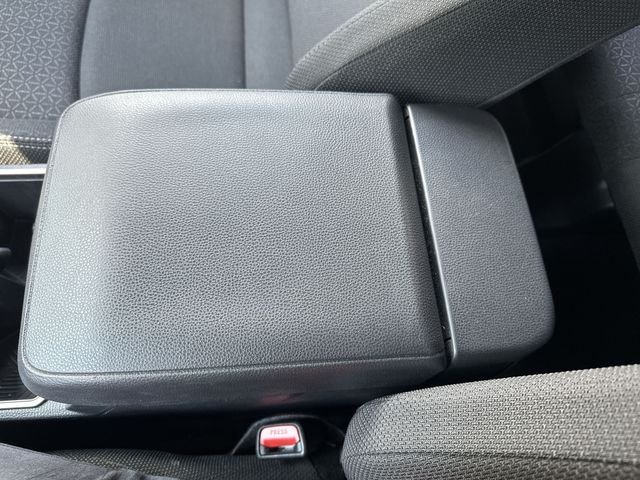 Certified Used 2025  Toyota SR5 image 24