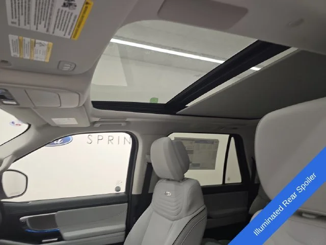 New 2027 Star White Metallic Tri-Coat Ford Platinum image 32