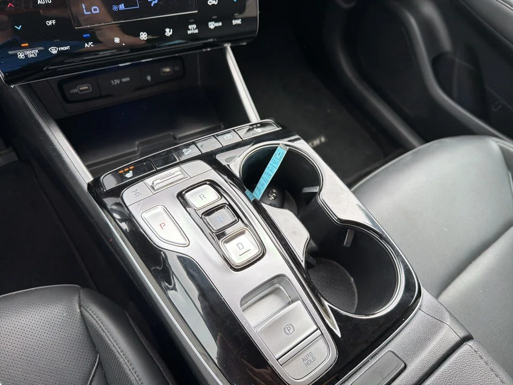 Used 2023 Black Hyundai SEL Convenience image 22