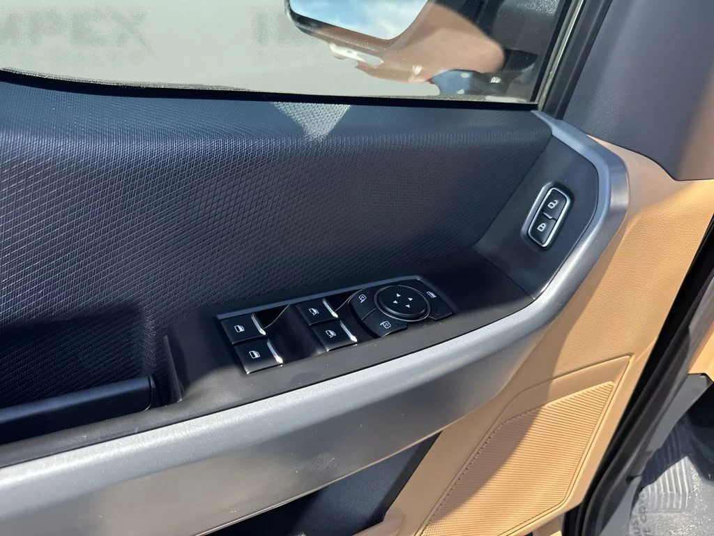 Used 2023 Black Ford XLT image 24