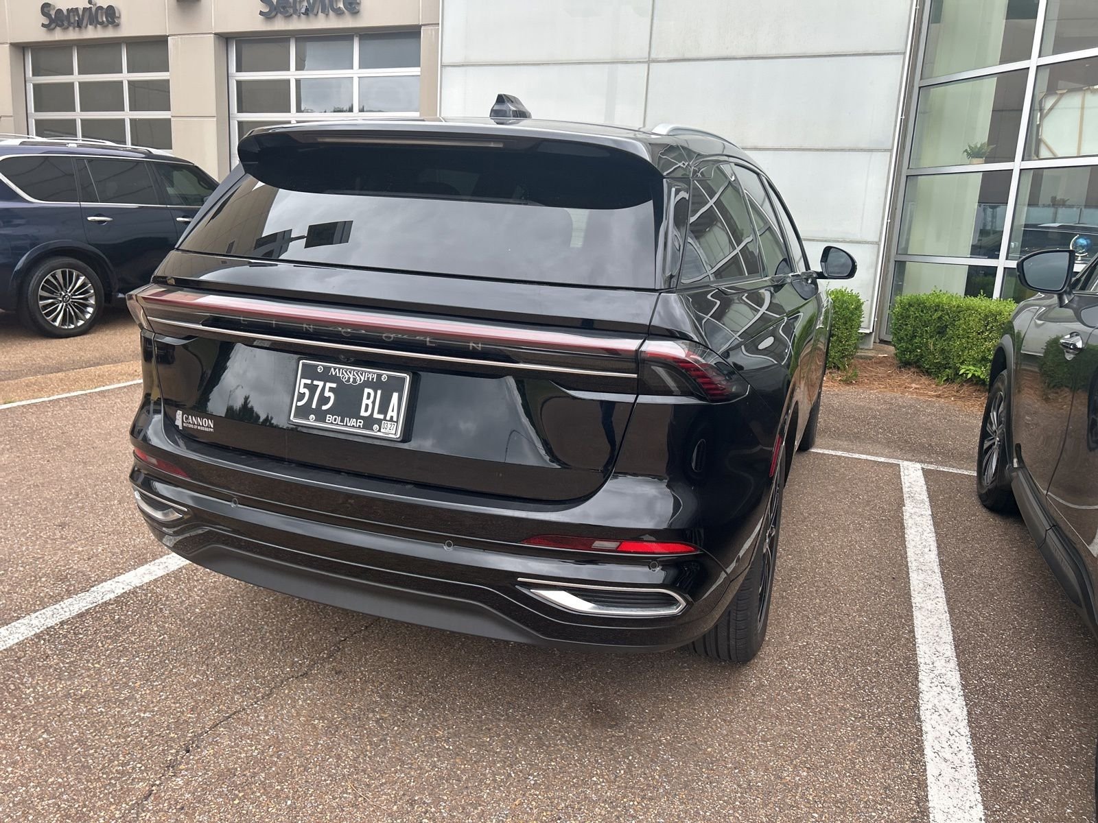 Used 2024 Black Lincoln Reserve image 12