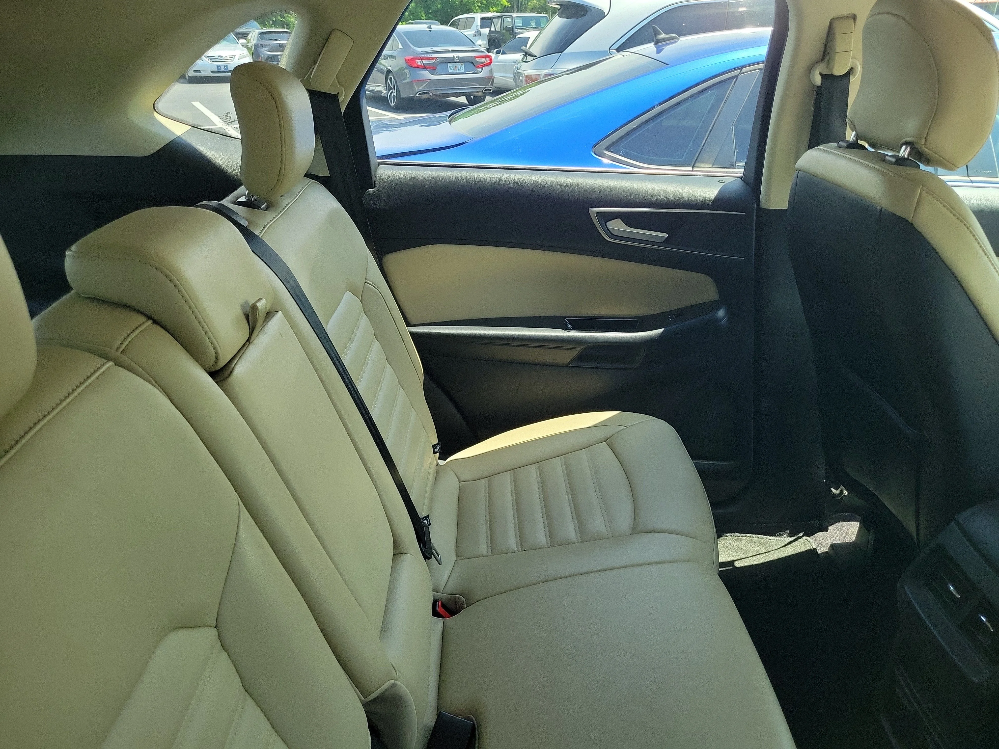 Used 2017 Gray Ford SEL image 4