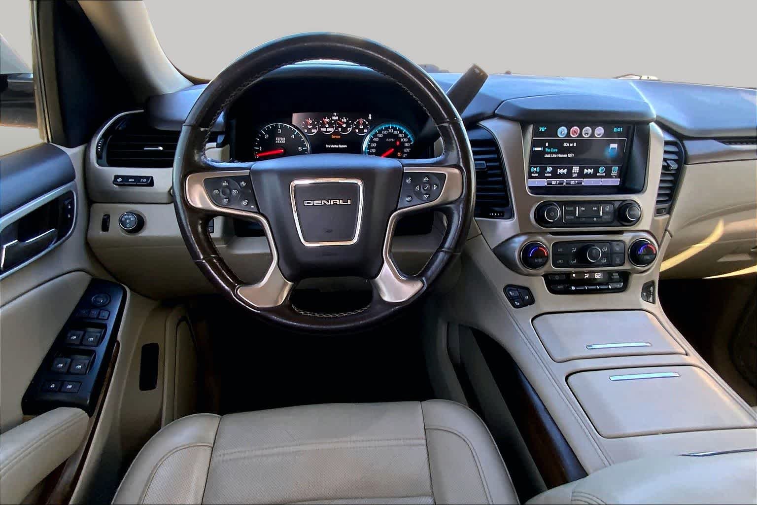 Used 2019 White Frost Tricoat GMC Denali image 6