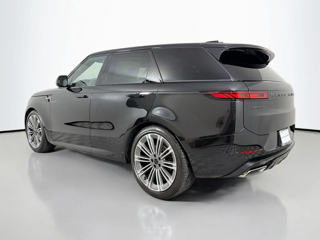 New 2026 Santorini Black Land Rover Dynamic SE image 7