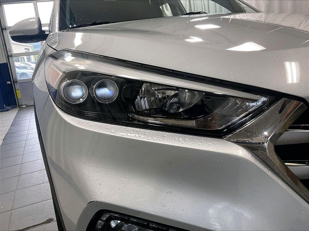Used 2017 Silver Hyundai Limited image 33