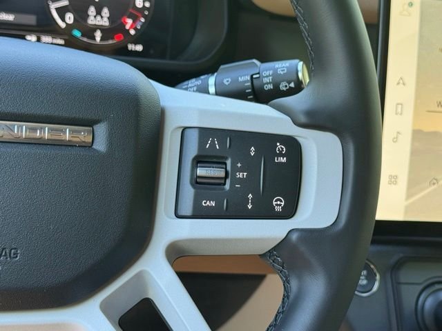 New 2026 Fuji White LAND ROVER X-Dynamic SE image 28