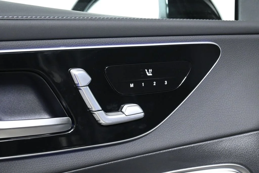 Used 2026 Gray Mercedes-Benz GLC 300 image 24