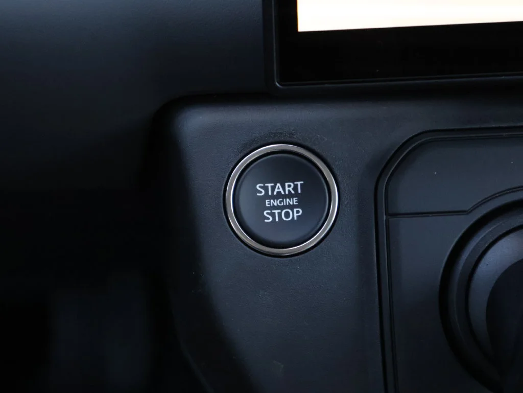 New 2026 Blue Land Rover X-Dynamic SE image 26