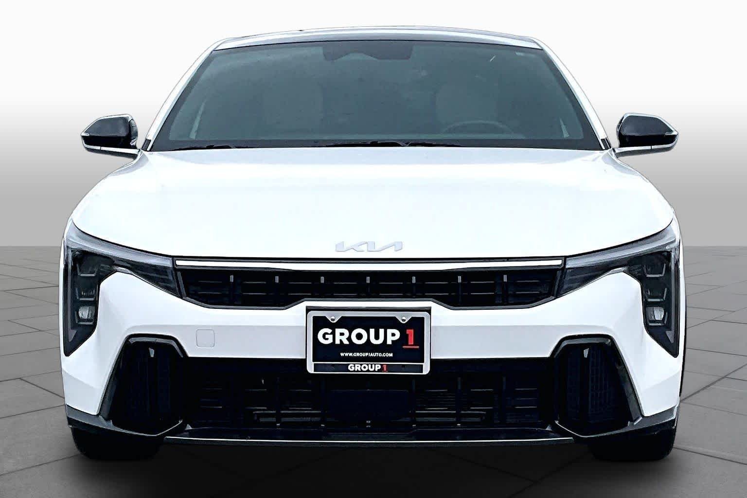 Used 2025 Snow White Pearl Kia GT-Line image 4