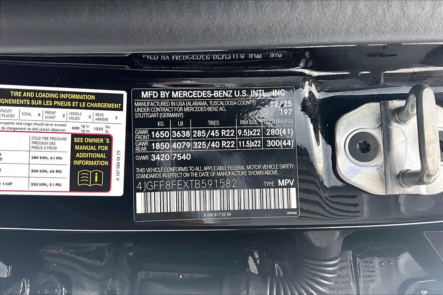 Used 2026 Obsidian Black Metallic Mercedes-Benz GLS 580 image 32