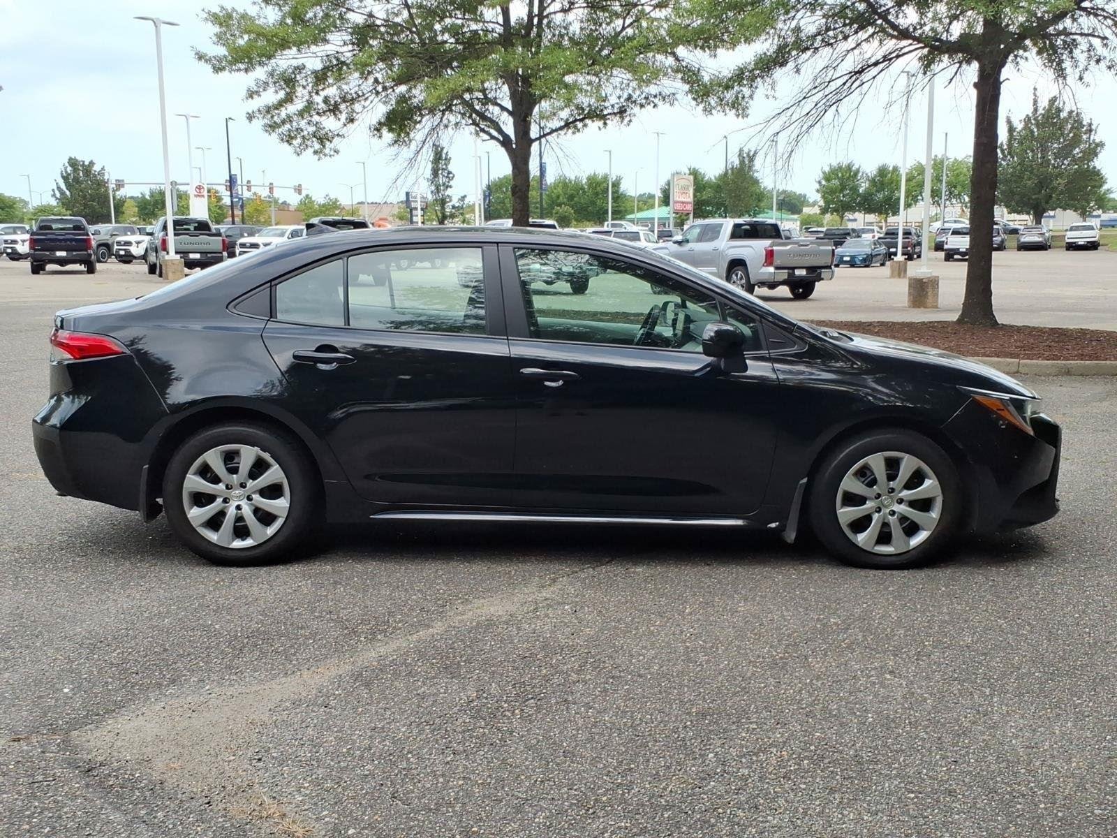 Used 2025 Midnight Black Metallic Toyota LE image 8