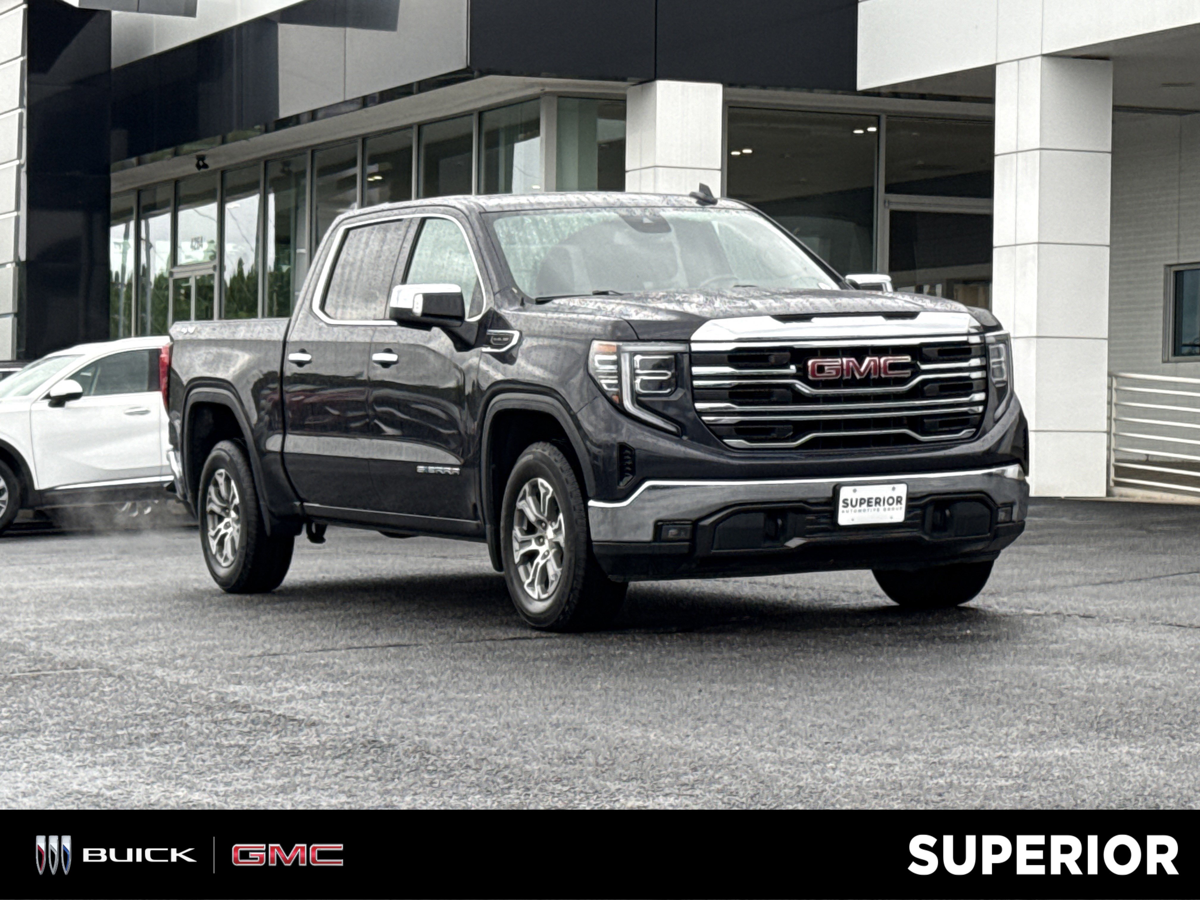 2022 GMC Sierra 4WD Crew Cab Short Box SLT's photo