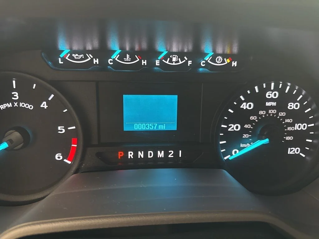 New 2025 Oxford White Ford E-350 SRW image 23