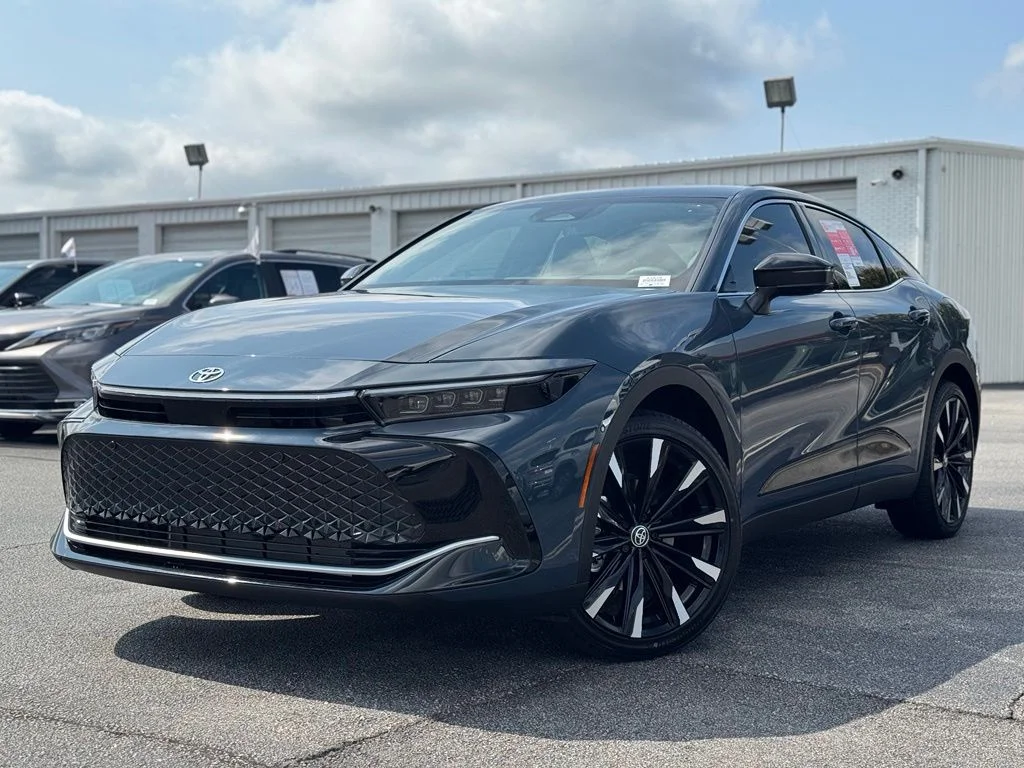 New 2026 White Toyota Platinum image 6
