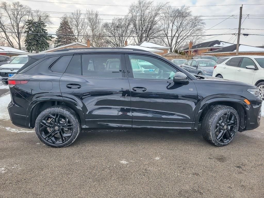 New 2026 Deep Black Pearl Volkswagen 2.0T SE R-Line Black image 5