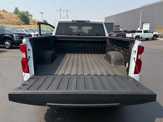 Used 2022 White Chevrolet RST image 23