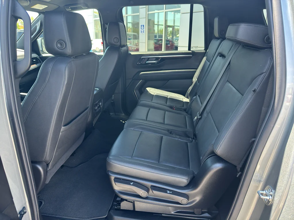 Used 2025 Gray Chevrolet Z71 image 19