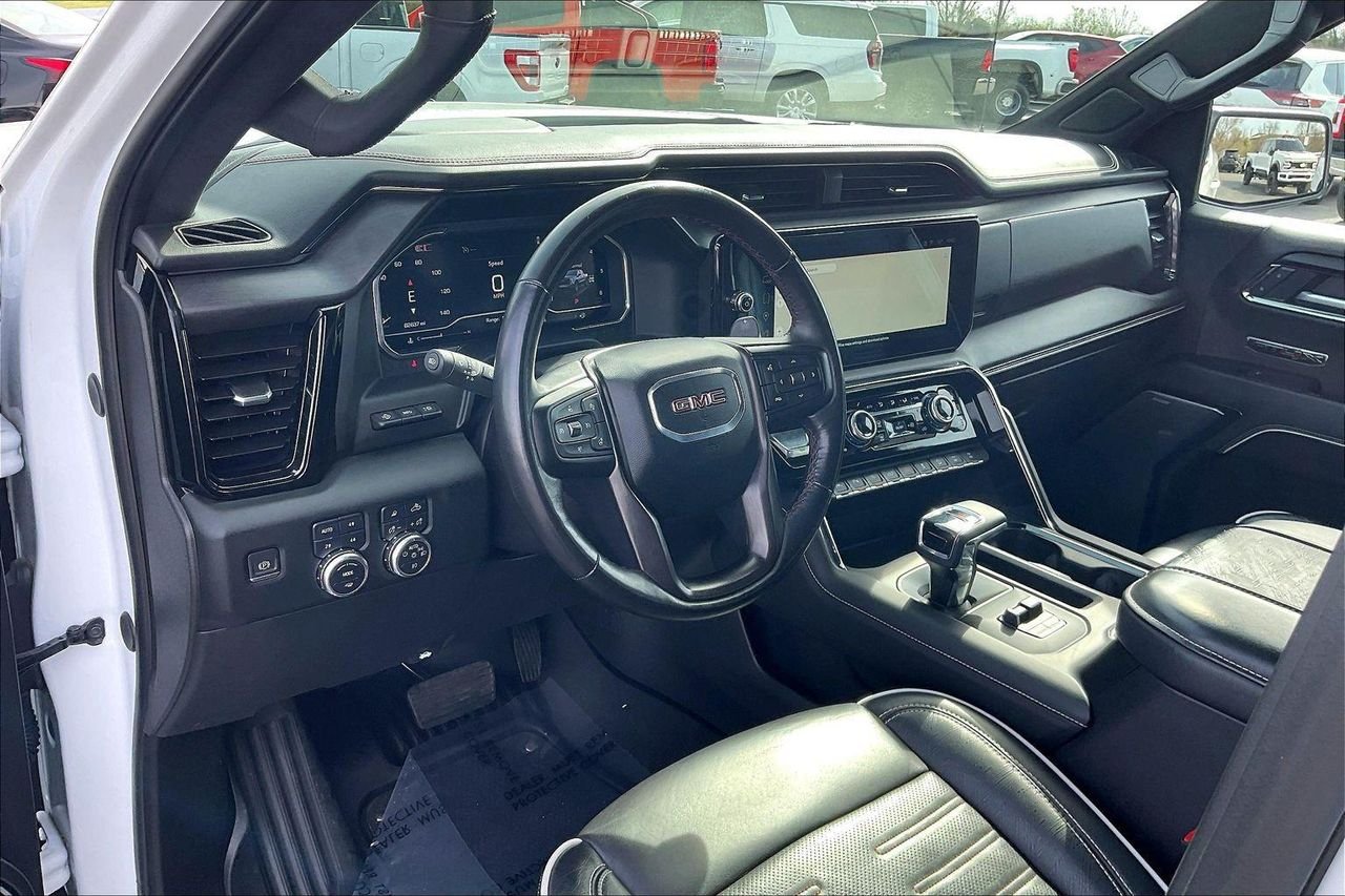 Used 2024 Summit White GMC 4WD Crew Cab Short Box AT4X image 19