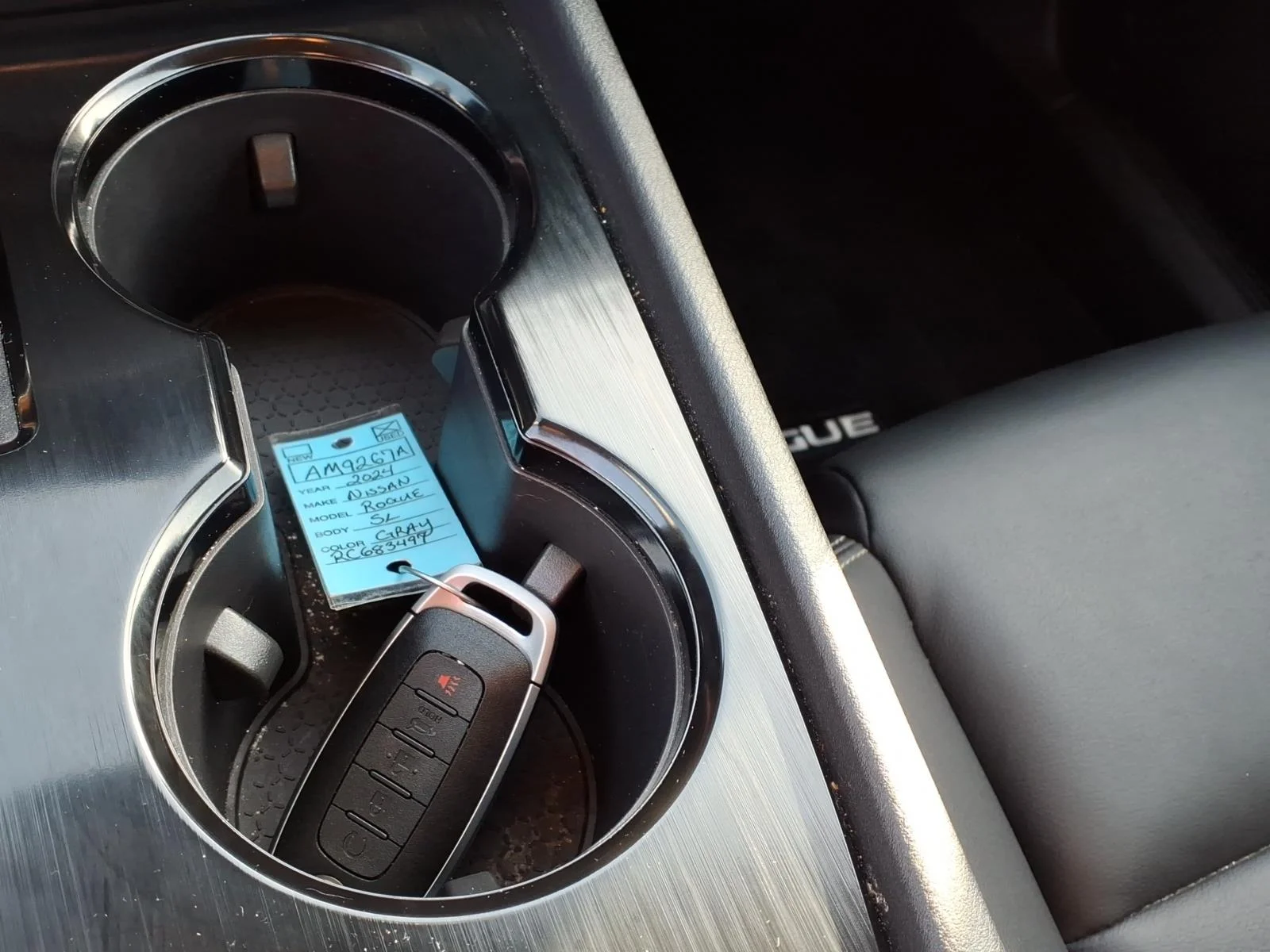 Used 2024 Boulder Gray Pearl Nissan SL image 11