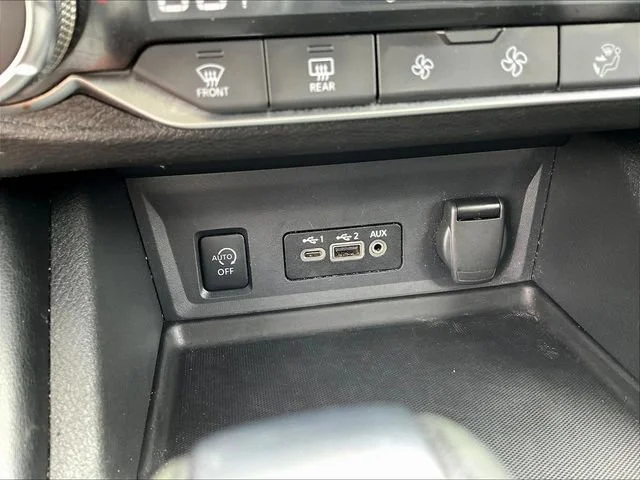 Used 2025 Blue Nissan SR image 18