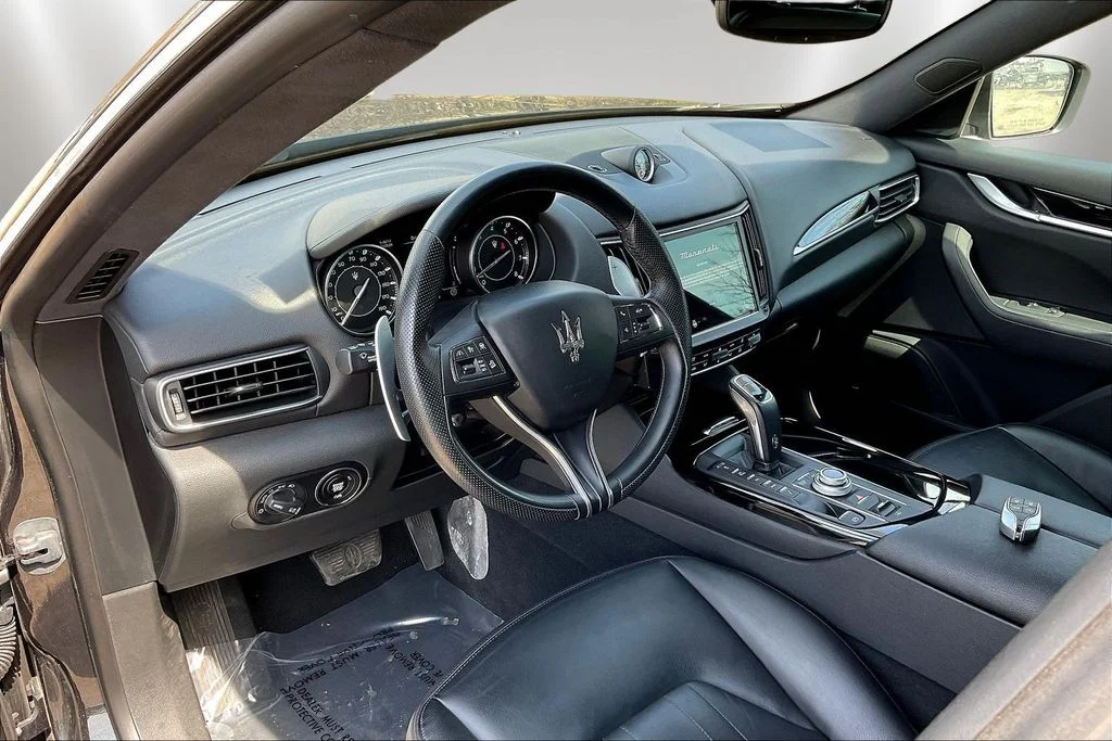 Used 2023 Nero Ribelle Metallic Maserati Modena image 17