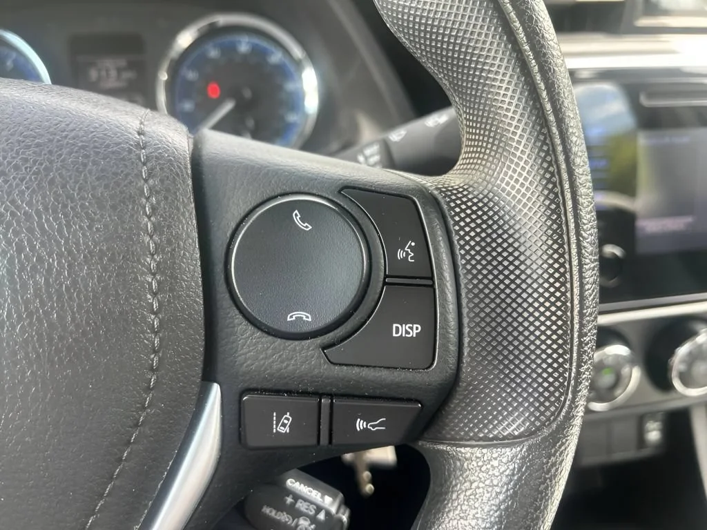 Used 2017 Slate Metallic Toyota L image 23