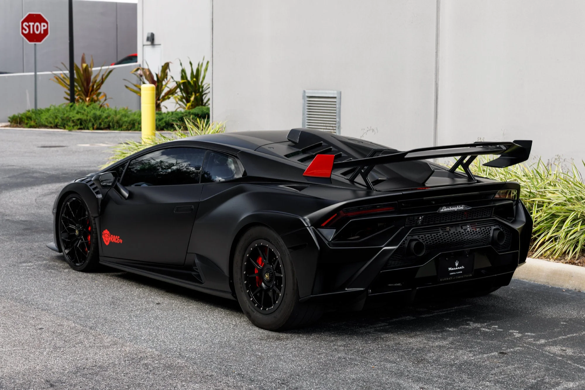 Used 2021  Lamborghini Base image 3