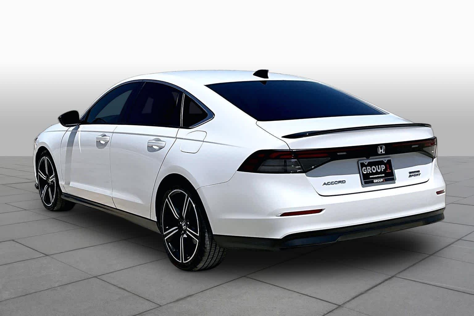 Used 2023 Platinum White Pearl Honda Sport image 21