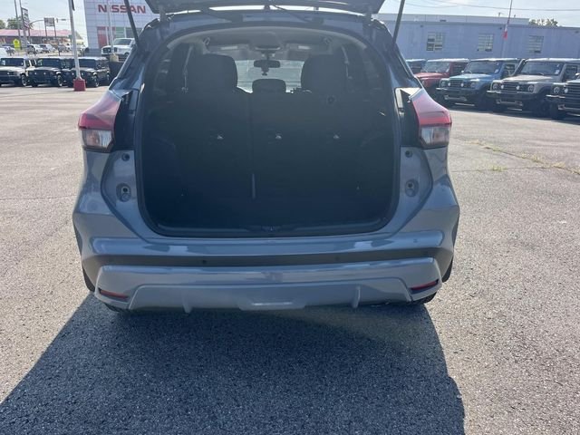 Used 2022 Gray Nissan SR image 12