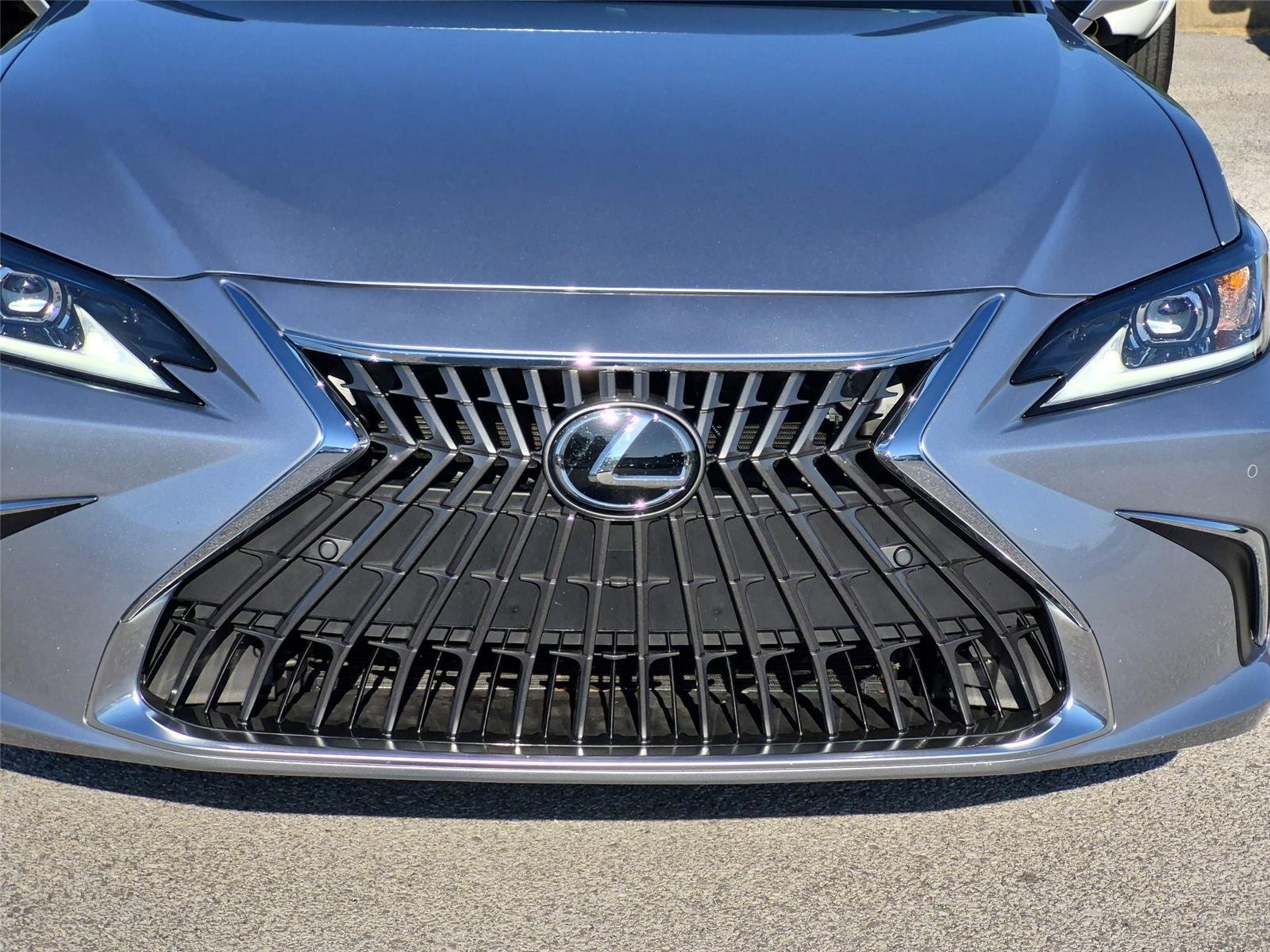 Used 2025 Iridium Lexus ES 350 image 13