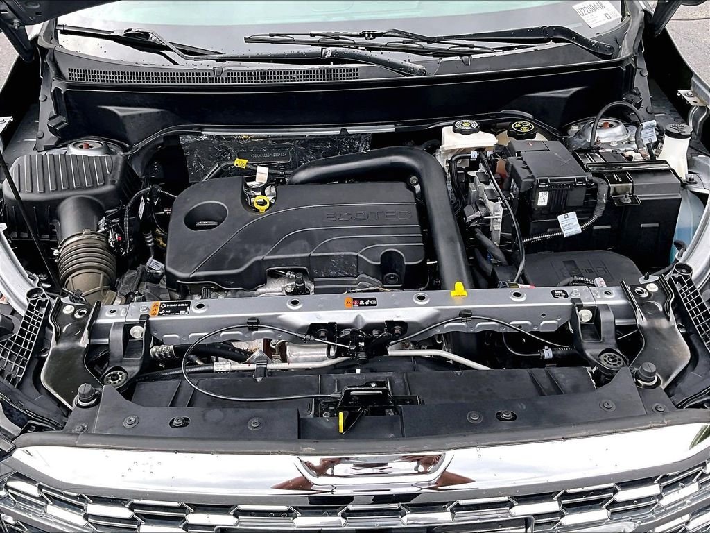 Used 2023 Silver GMC Denali image 30
