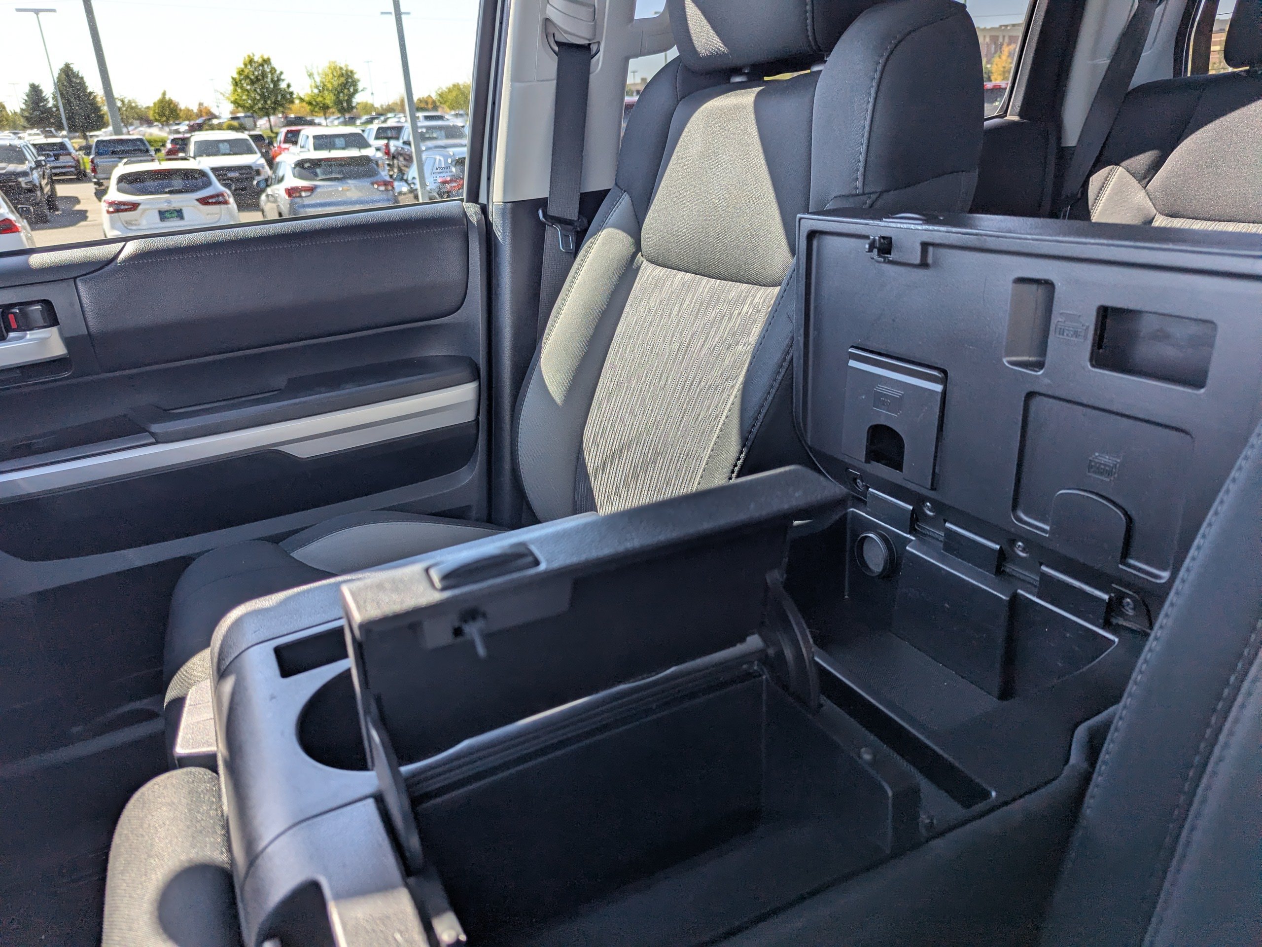 Used 2018 White Toyota SR5 image 25