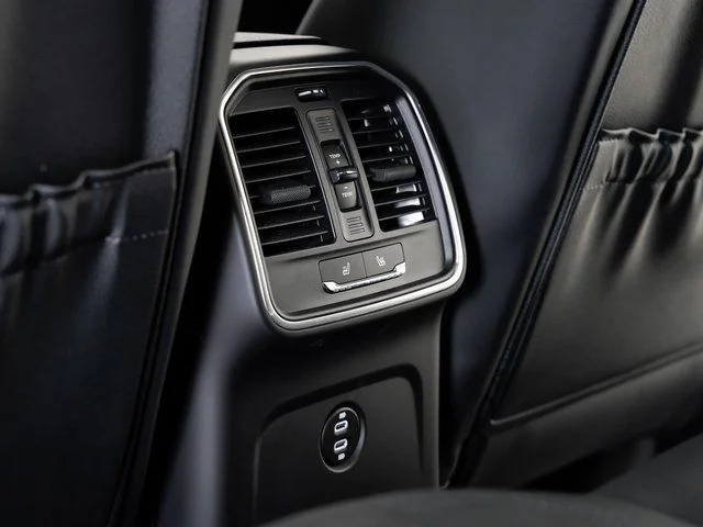 2025 Porsche Macan Base - Photo 25