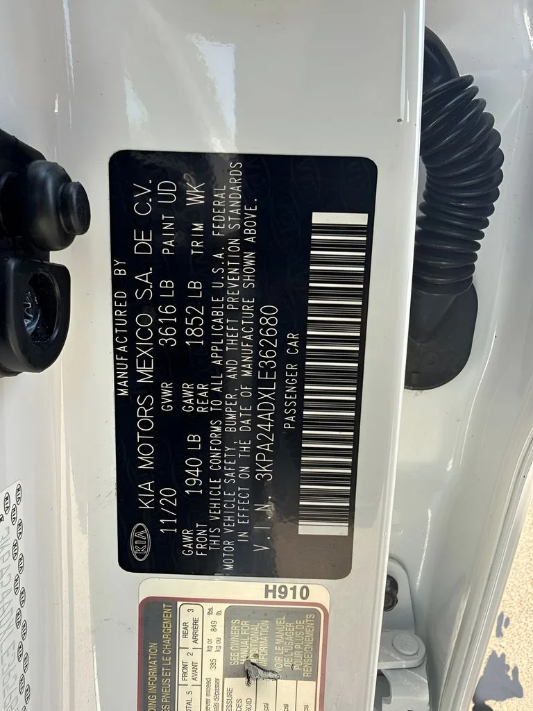 Used 2020 White Kia LX image 32