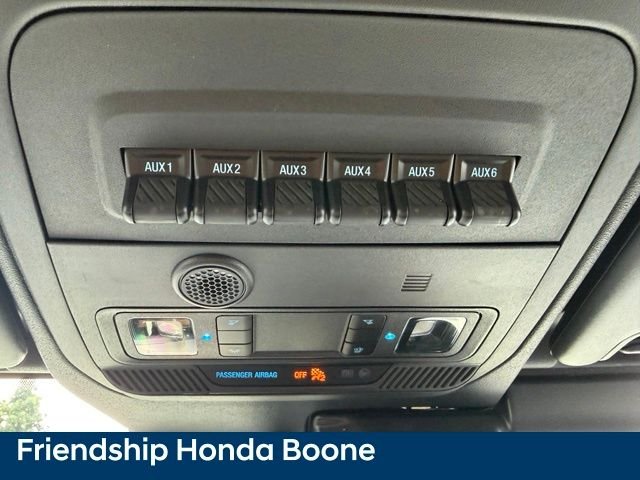 Used 2025 Beige Ford Badlands image 32